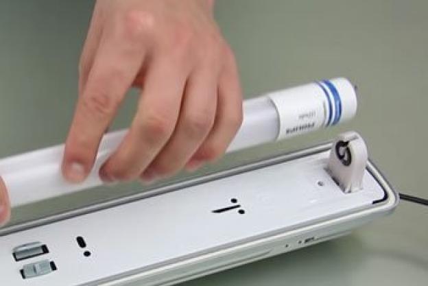 Hur man byter ut gamla T8-lysrör för LED-rör i en armatur med en elektronisk drivdon